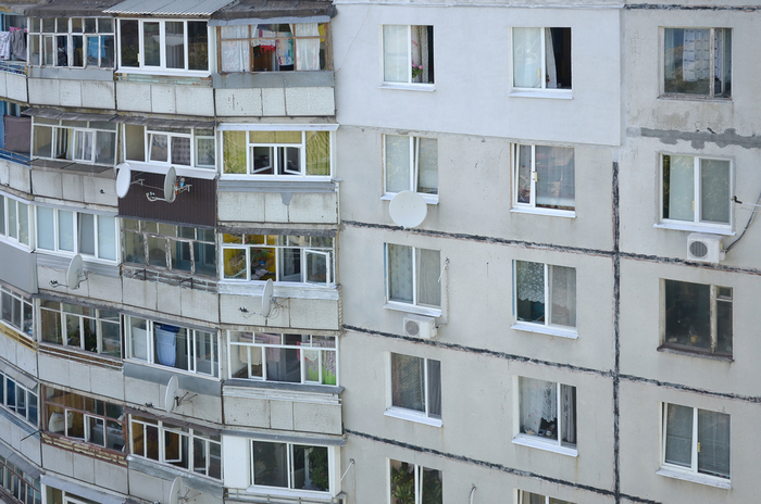 Na sídlišti, kde se narodil, je těžký život.
