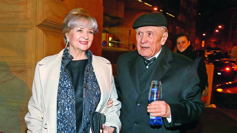 Petr Kostka a Carmen Mayerová jsou manželeké už dlouhých 50 let!
