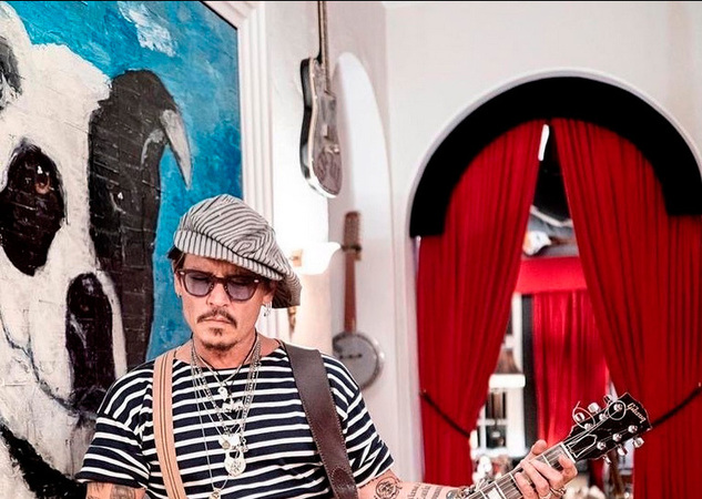 Johnny Depp bez erekce…