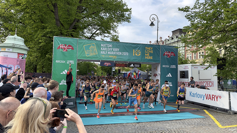 Jubilejní Mattoni 1/2Maraton Karlovy Vary odstartoval letošní sérii půlmaratonů v krajských městech